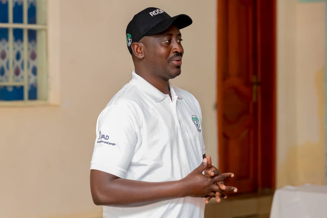 Umuyobozi w'Akarere ka Nyagatare wungirije ushinzwe ubukungu, Matsiko Gonzague, asaba abahinzi n'aborozi gukora kinyamwuga