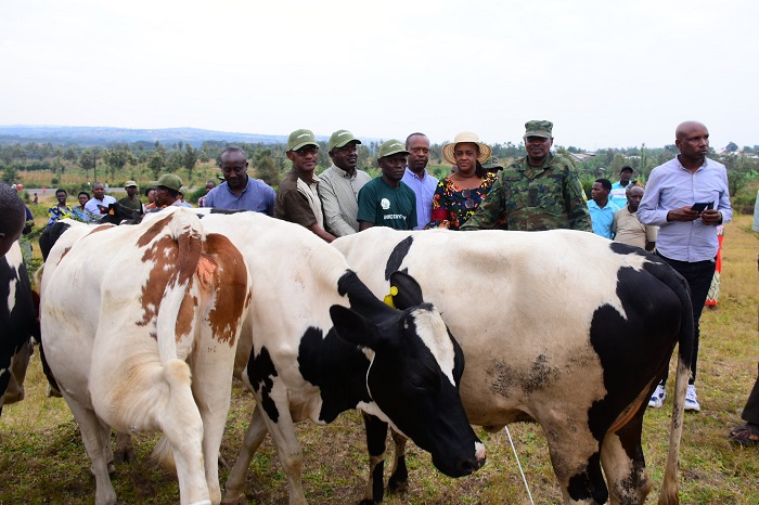 Nyagatare, abamugariye ku rugamba rwo kubohora Igihugu n'abarokotse Jenoside yakorewe Abatutsi borojwe inka