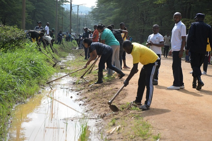 Umuganda wakozwe hasiburwa imiyoboro y'amazi ku muhanda Nyagatare - Tabagwe - Rwempasha