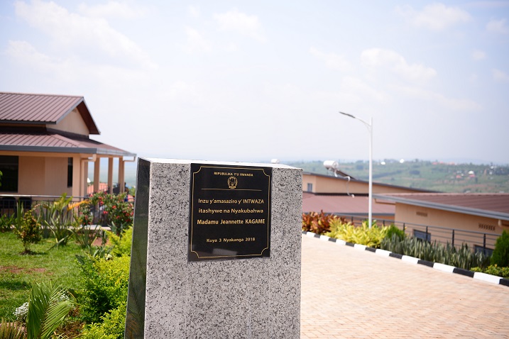 Nyakubahwa Madamu Jeannette Kagame ni we wafunguye ku mugaragaro uru rugo 'Impinganzima'
