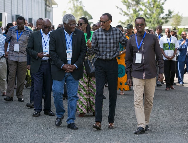 Nyakubahwa, mfite igitekerezo cy'uburyo twarushaho guteza imbere urwego rw'ubuvuzi