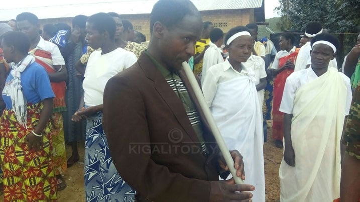 Abagore baje bambaye neza