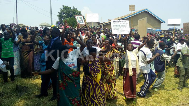 Mu Murenge wa Nyamiyaga mu Karere ka Kamonyi bavuga ko bishimira ibyo Perezida Kagame yabagejejeho bakifuza gukomezanya na we.
