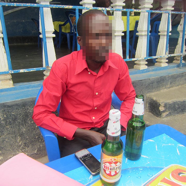 Uyu mugabo avuga ko atazongera gukunda kuko yahemukiwe mu rukundo.