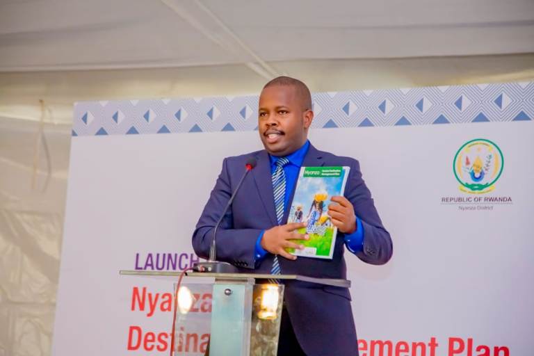 Samuel Dusengimana, yashimye ibikubiye mu gitabo kigaragaza ishusho y