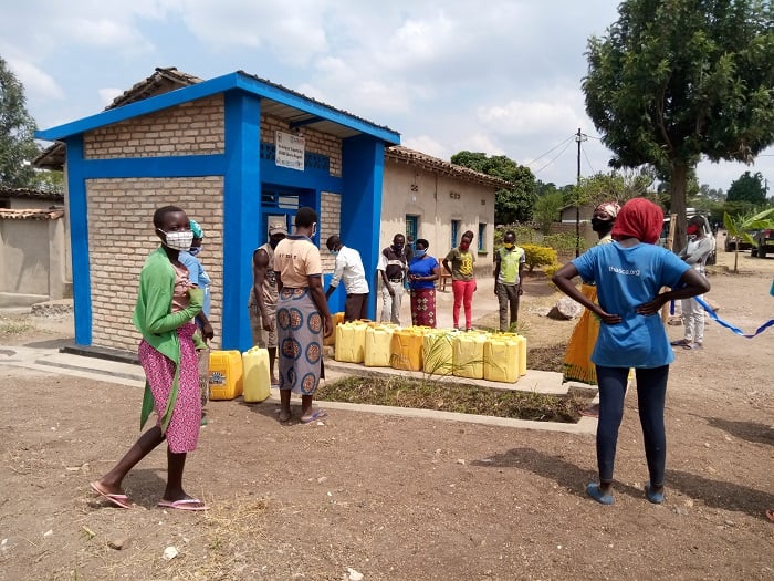 Abatuye mu Mudugudu wa Nyamuko muri Nyanza barishimira ko basigaye bavoma hafi