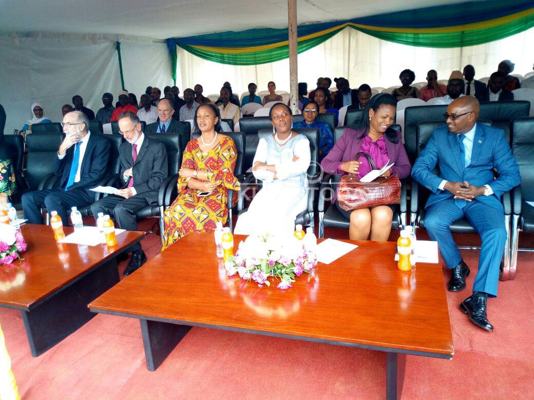 Abayobozi bitabiriye umuhango wo gushyira ibuye ry'ifatizo ahazubakwa ibitaro by'Akarere ka Nyarugenge