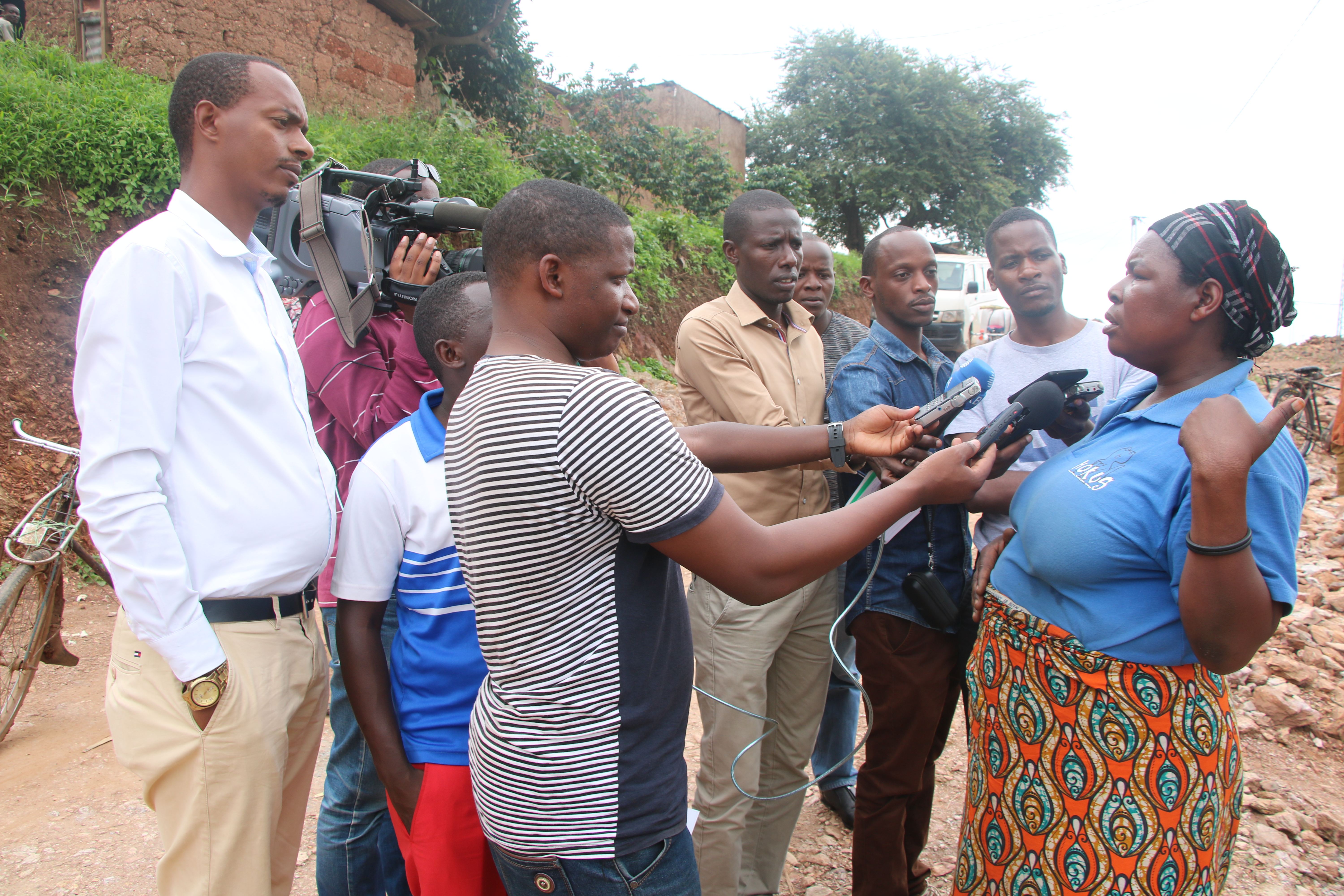 Nyirahabimana Verena ashima Musenyeri Nzakamwita wabarinze kunyagirirwa muri burende