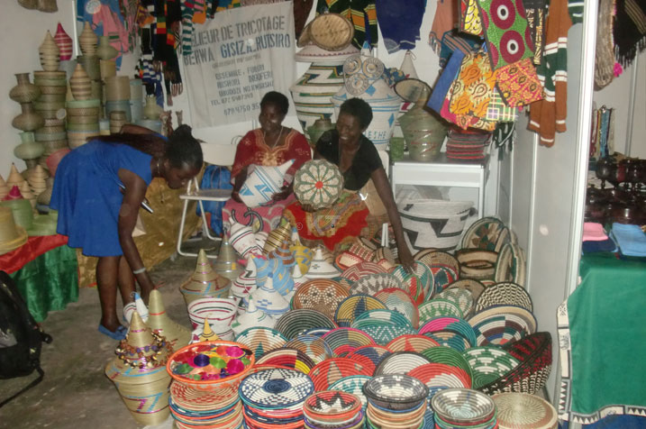 Uyu mugore kuri ubu urimo kumurika ibikorwa bye muri Expo 2016, avuga ko afite intego yo gufungura iduka muri buri gihugu cya EAC.