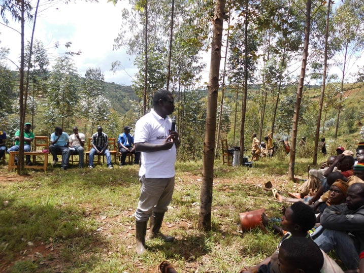 Habitegeko yavuze ko abantu badafite icyo gukora bashobora kujya mu ngeso mbi bikabangiriza ubuzima.