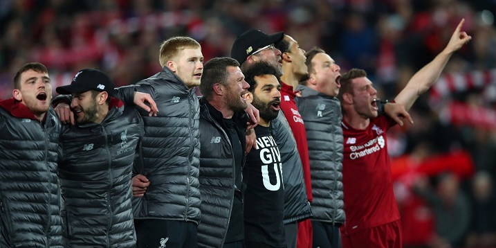 Nyuma y'umukino, abakinnyi ba Liverpool baririmbanye n'abafana indirimbo ‘You Will Never Walk Alone' (Ntuzigera ugenda wenyine)