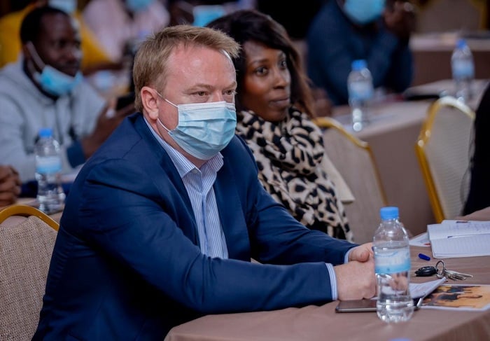 Mu barimu 45 harimo babiri bo mu gihugu cy'u Bufaransa