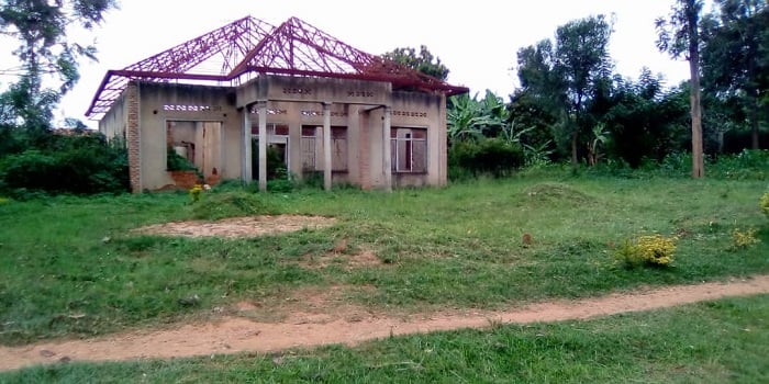 Iyi nzu ivugwaho kuba abagerageje kuyibamo bahita bapfa, ariko amakuru avuga ko atari ukuri