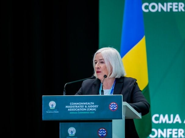 Perezida w'Ihuriro ry'Abacamanza bo muri Commonwealth, Justice Lynne Leitch 