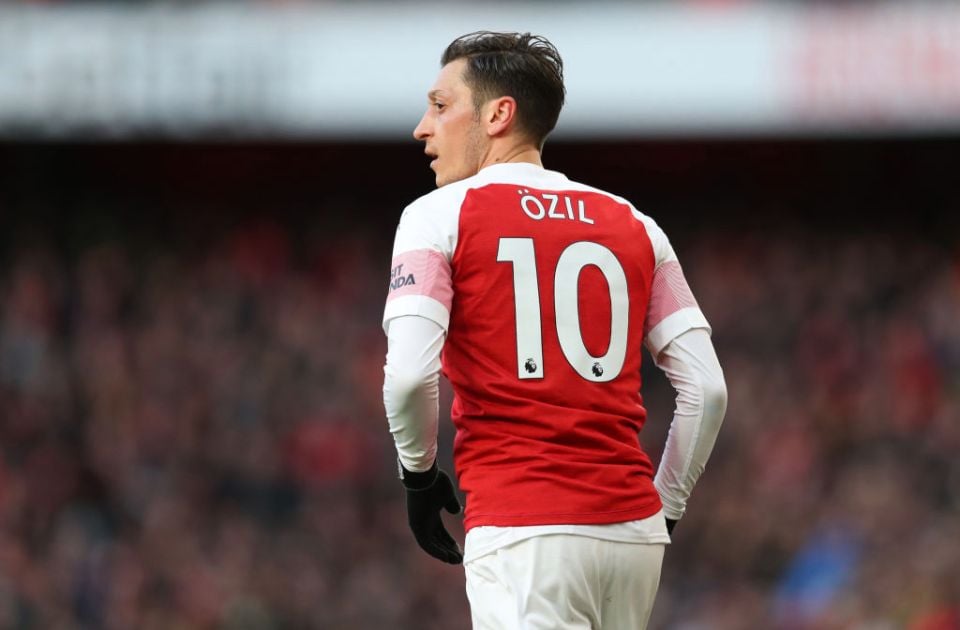 Mesut Ozil akina hagati muri Arsenal 