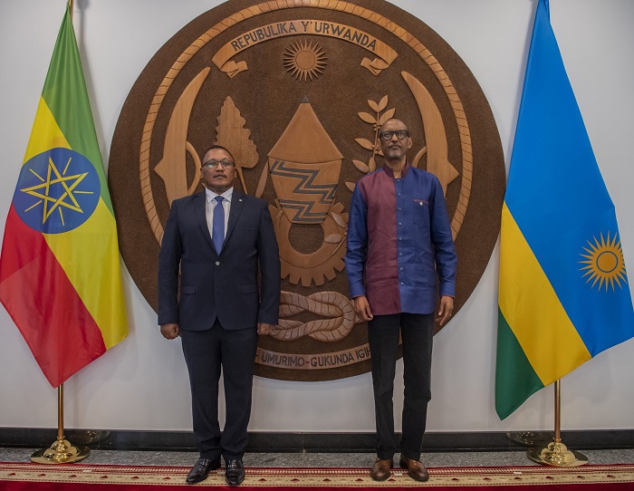 Perezida Kagame yakiriye Ambasaderi Daba Debele Hunde uhagarariye Ethiopia mu Rwanda