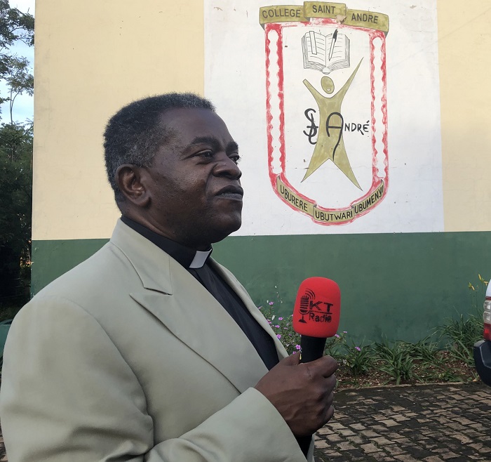 Padiri Uwimana Chrisostome ashimwa ubumuntu yagaragaje ubwo yarengeraga Abatutsi Interahamwe zashakaga kwica