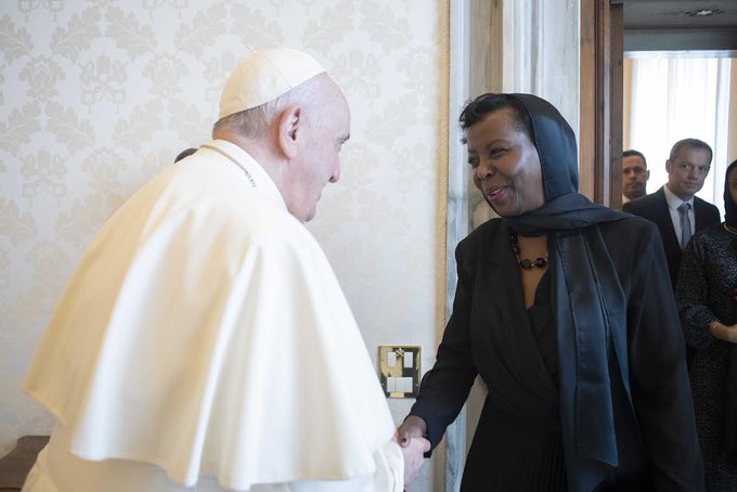 Papa Francis yakiriye Louise Mushikiwabo mu biro bye