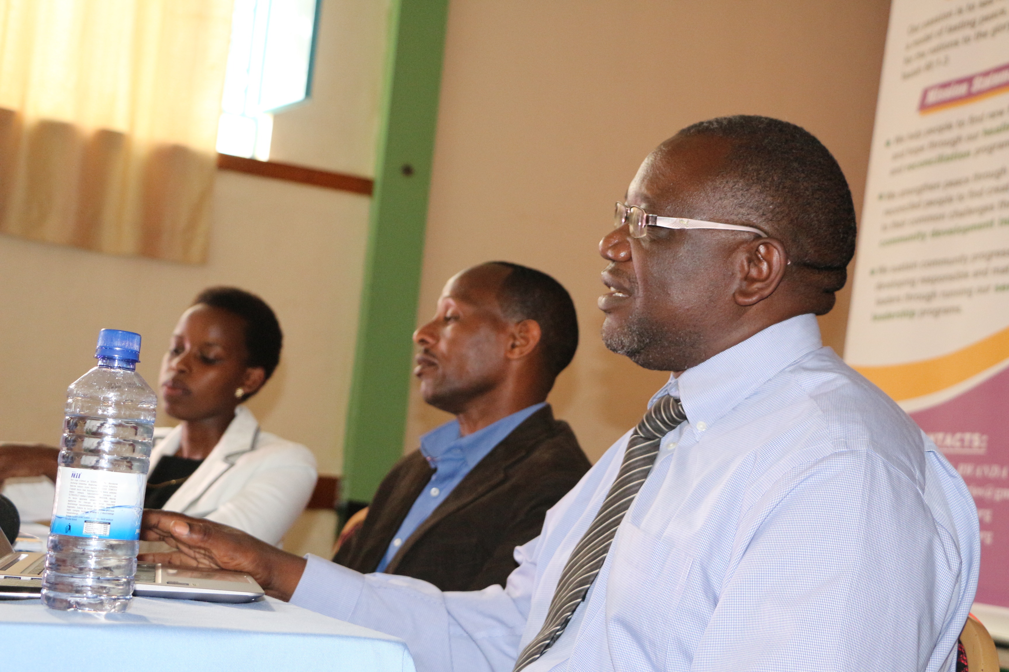 Pasitoro (ubanza iburyo) Nyamutera Joseph asaba abanyamatorero kurushaho kugira uruhare mu bikorwa byo kwibuka