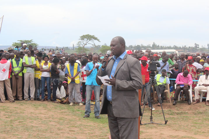 Pasteur Ukwibishatse Jean Bosco avuga ko abanyeshuri bigaga muri Kaminuza bata igihe kandi bagenzi babo biga