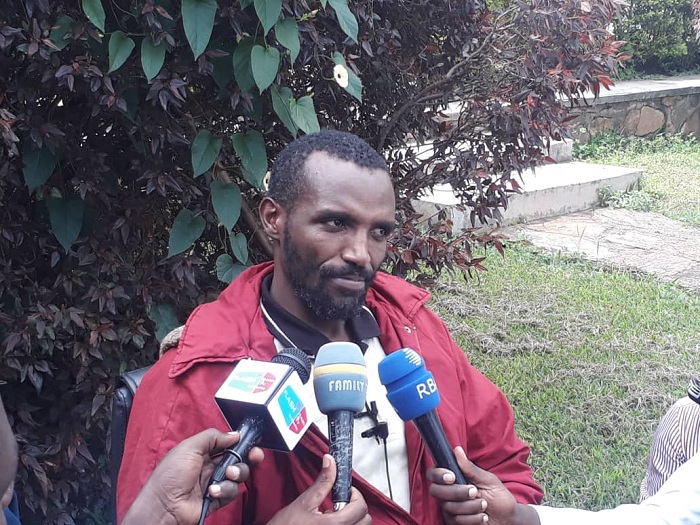 Paul Muhigirwa wari uzwi muri Uganda nka Apôtre Muhirwa araburira abashaka kujyayo ko inzira zitakiri nyabagendwa