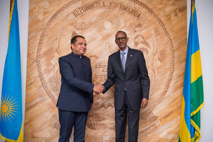 Pereezida Kagame yakiriye kandi ambasaderi w'u Buhinde mu Rwanda.