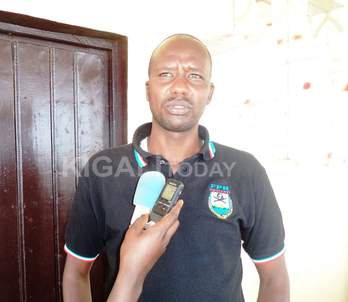 Perezida wa Ibuka mu Karere ka Rutsiro, Ntihinyuka Janvier, akomeje gushishikariza abaturage gutanga amakuru kugira ngo n'indi mibiri itaraboneka igaragazwe ishyingurwe mu cyubahiro.