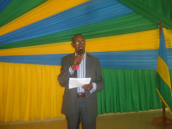 Perezida w'inama Njyanama yasabye abayobozi basigaye gukora cyane imihigo ikazeswa.