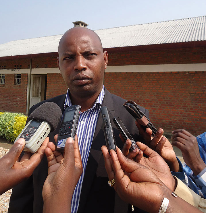 Nsanzabaganwa avuga ko yeguye ku mpamvu ze bwite nta yindi mpamvu bazi.