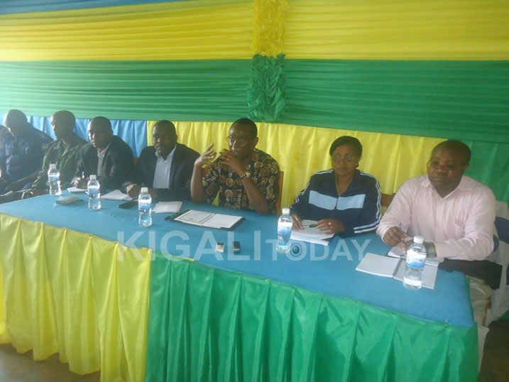 Perezida wa Sena, Bernard Makuza asaba abayobozi gutekerereza abaturage babagezaho ibyo bifuza.