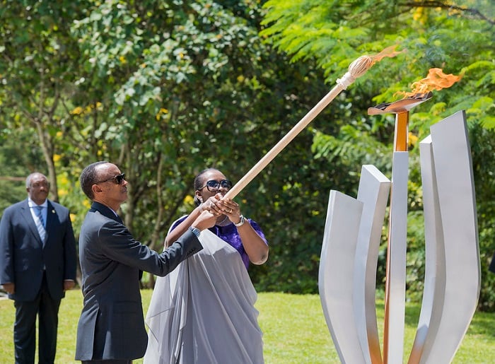 Perezida Kagame na Madame Jeannette Kagame, benyegeza urumuri rw