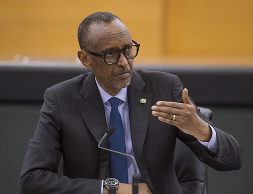 Perezida Kagame yakiriye indahiro z