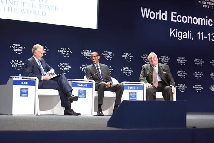 Perezida Paul Kagame ari kumwe na Haward Buffet na Tony Blair mu Nama y