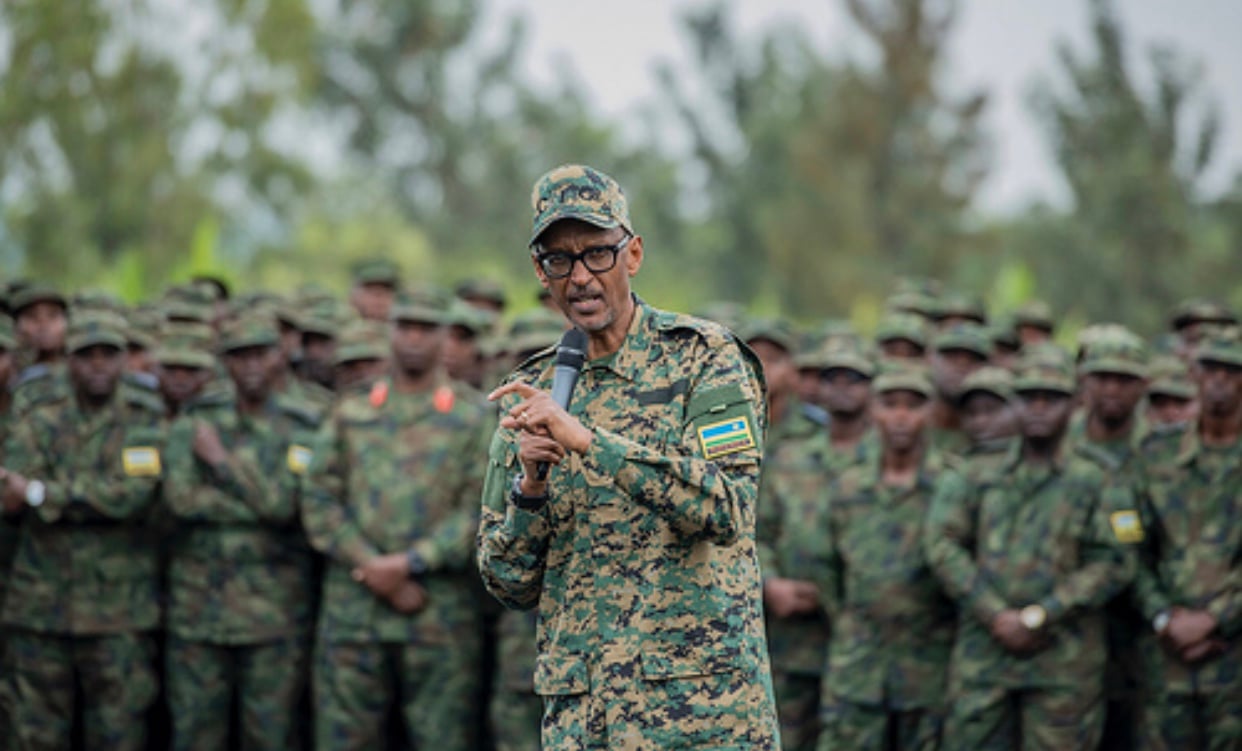 Perezida Kagame aganiriza ingabo z
