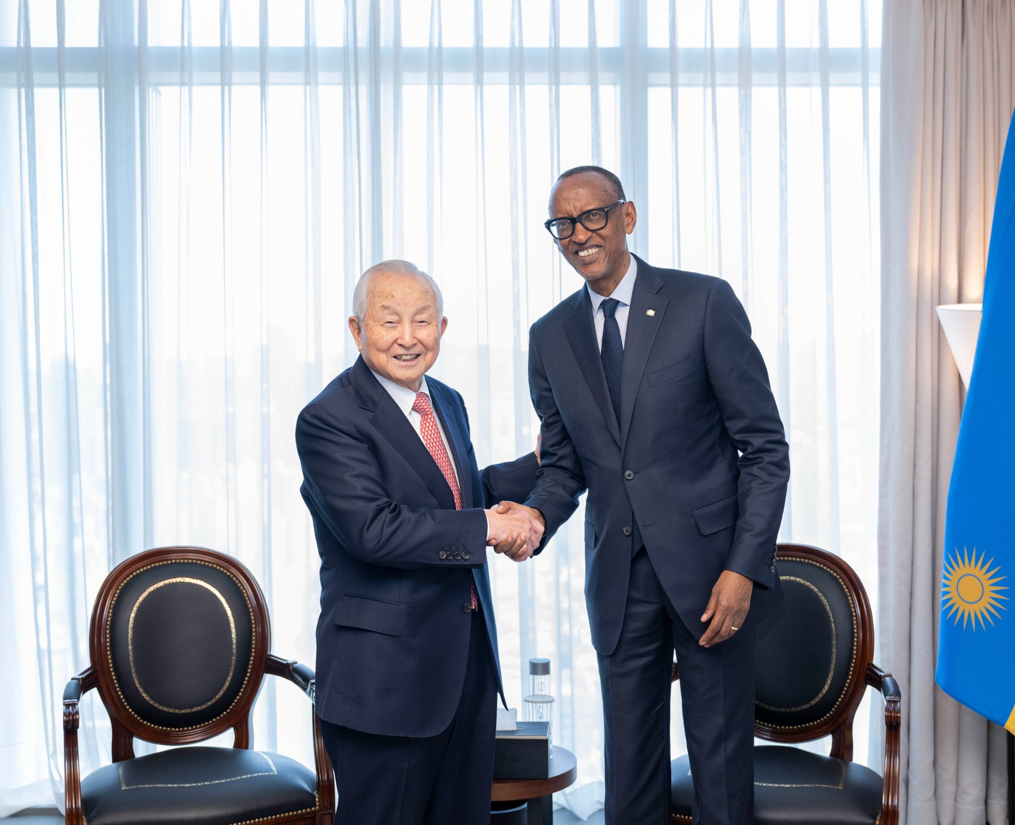 Perezida Kagame yahuye kandi na Rev. Billy Kim.