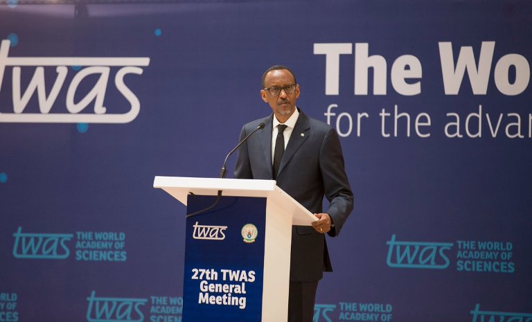 Perezida Kagame ubwo yagezaga ijambo ku bitabiriye inama y'Ikigo mpuzamahanga cyita ku burezi mu bya siyansi TWAS