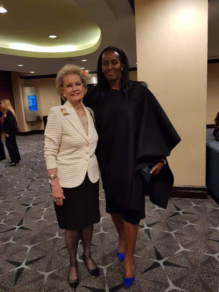 Madame Jeannette Kagame hamwe n'uwo bari bafatanyije kuyobora iri sengesho, Mrs Grace Nelson