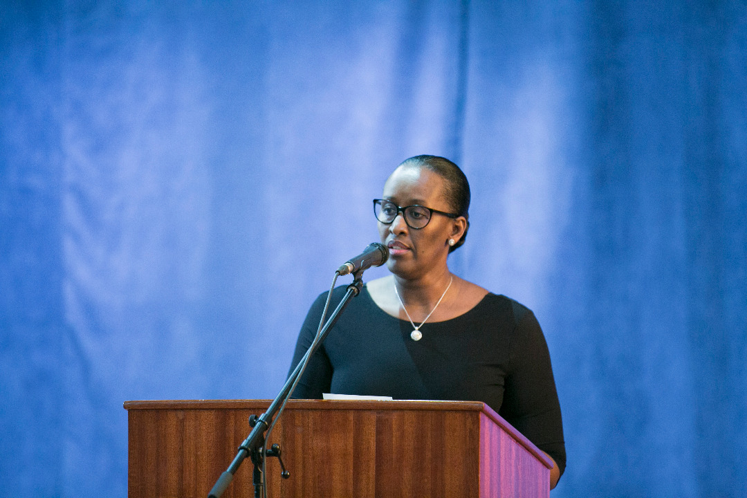 Madame Jeannette Kagame ageza ijambo ku bitabiriye Café Littéraire