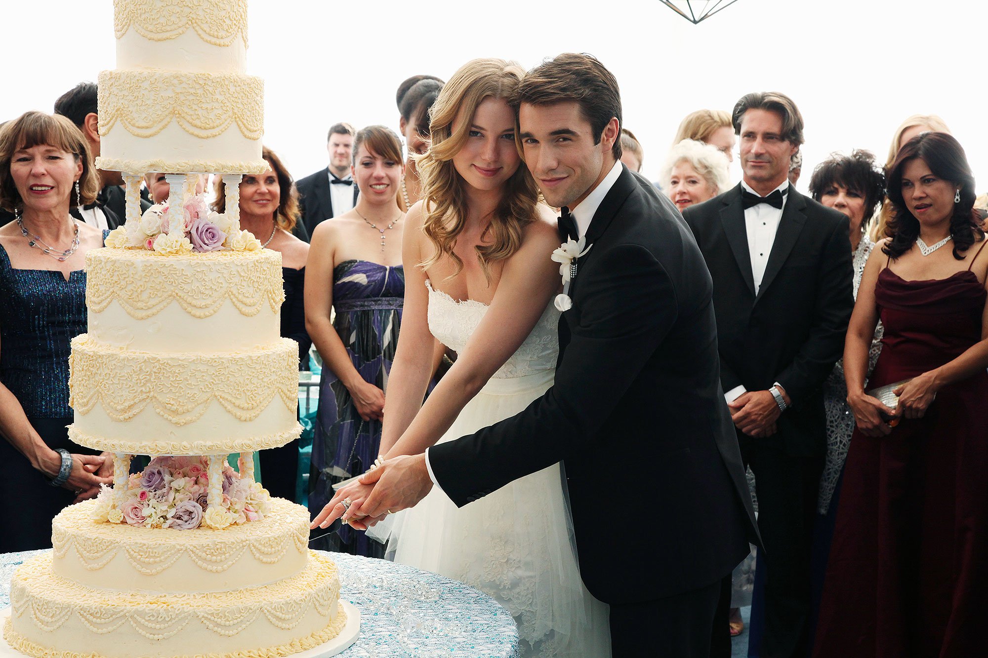 Emily VanCamp na Joshua Bowman barushinze