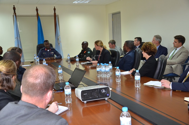 Brig Gen Charles Karamba yakiriye abagize Kaminuza ya girikare ya Amerika.