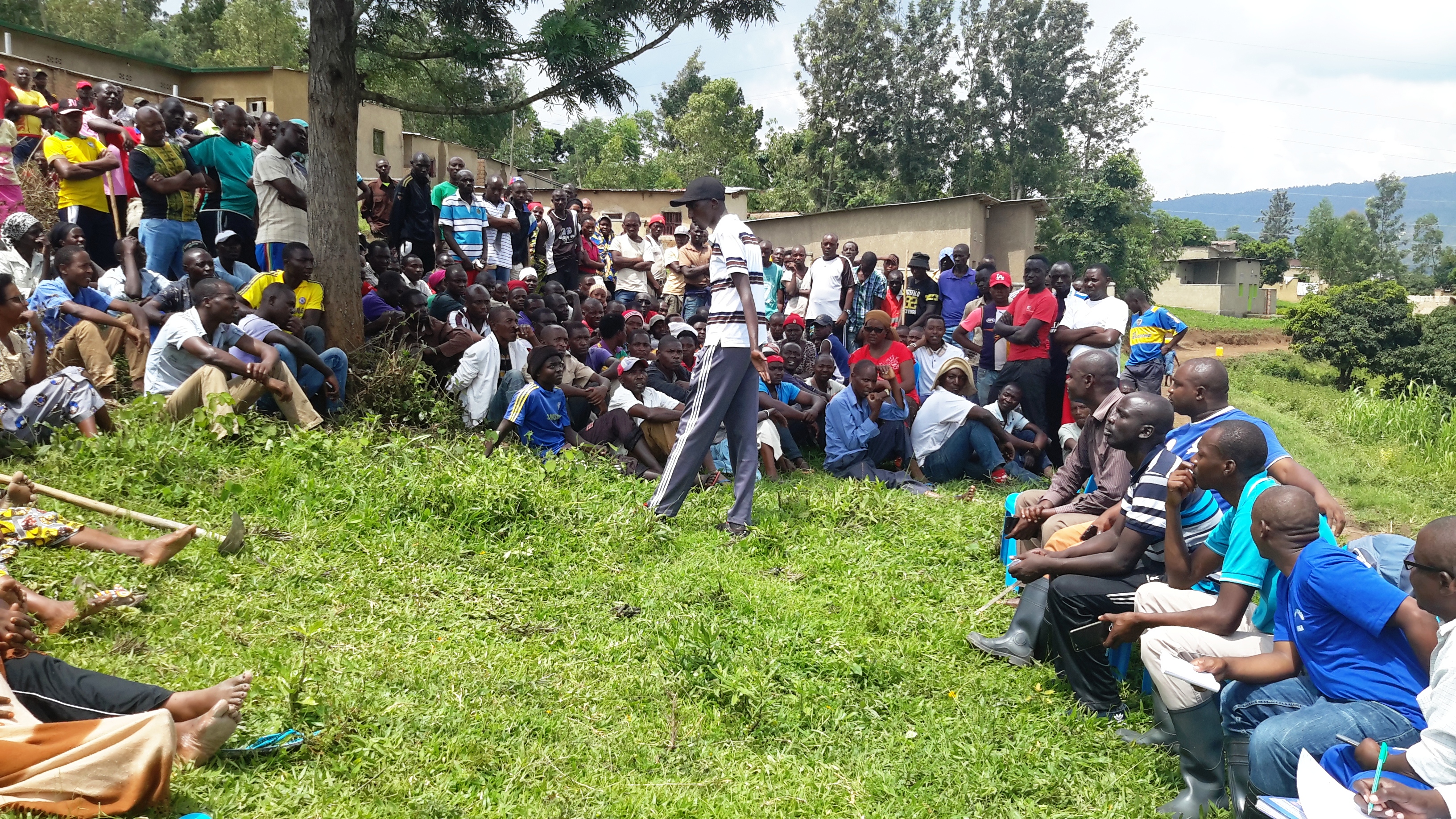 Kimwe mu byo abakuru b'imidugudu bashimira abayobora amasibo; ni uko ngo bongereye ubwitabire bw'inama zihuza abaturage 