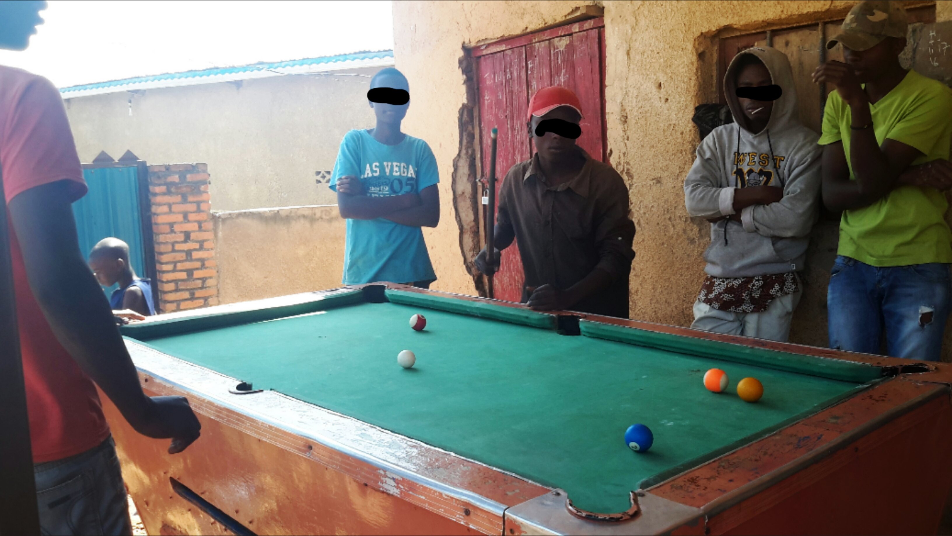 Bamwe mu babyeyi barinubira abana birirwa bakina ‘billard' aho kubafasha imirimo yo mu rugo