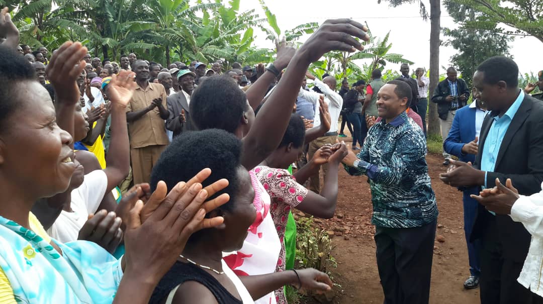 Mu gutegura igenamigambi ry'umwaka wa 2019/2020, Ministiri Prof Shyaka na Dr Uwera Claudine basuye Umurenge wa Bukure mu karere ka Gicumbi