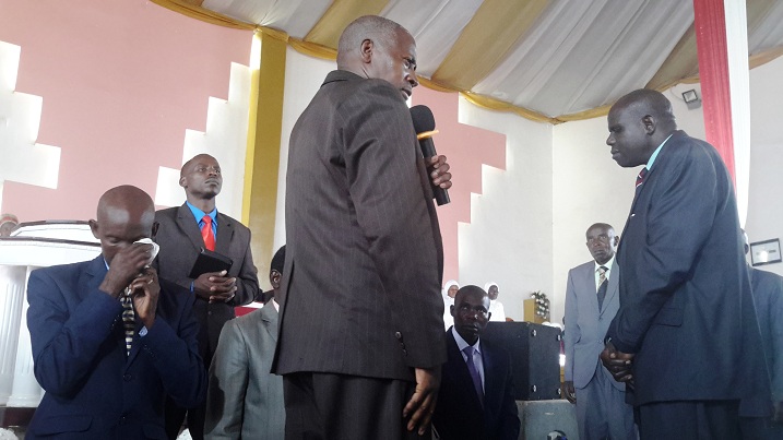 Mu kwimika abashumba bashya, Itorero Umuriro wa Pantekote ryamaganye abaha abagore inshingano y'ubushumba