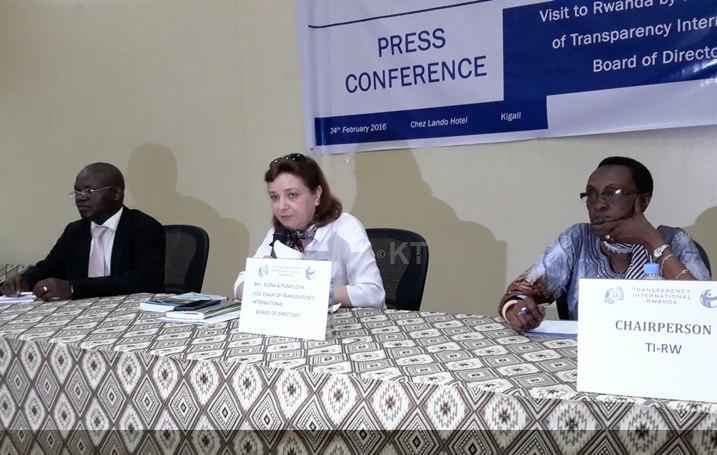 Abayobozi ba Transparency mu Rwanda no ku rwego mpuzamahanga, bahaye ikiganiro abanyamakuru kuri uyu wa gatatu.