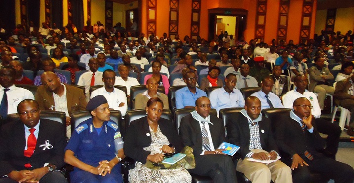 Abakozi ba Rwanda Revenue, aba Komisiyo y'amatora(NEC), n'ab'Urwego rw'Umugenzuzi Mukuru w'imari ya Leta; mu gikorwa cyo kwibuka Jenoside yakorewe abatutsi.