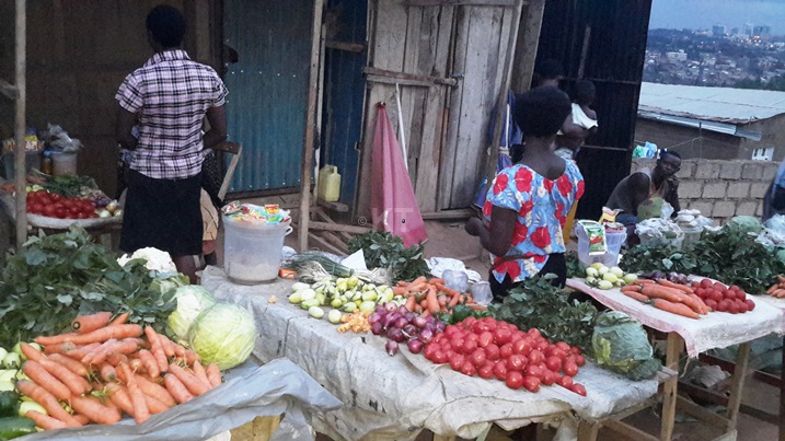 Imvura nikomeza kubura cyangwa hakagwa iyangiza ibihingwa, ngo hashobora kuzaba ikibazo cy