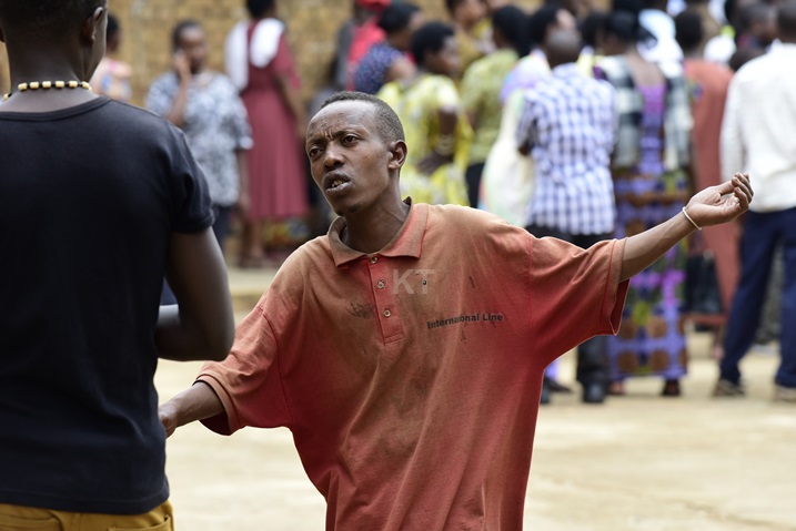 Aganira na Kigali Today, nyuma y'amatora Higiro Innocent avuga ko Sruduwire ari nkicyayi cye afataho mbere yo kuva murugo Kicukiro.