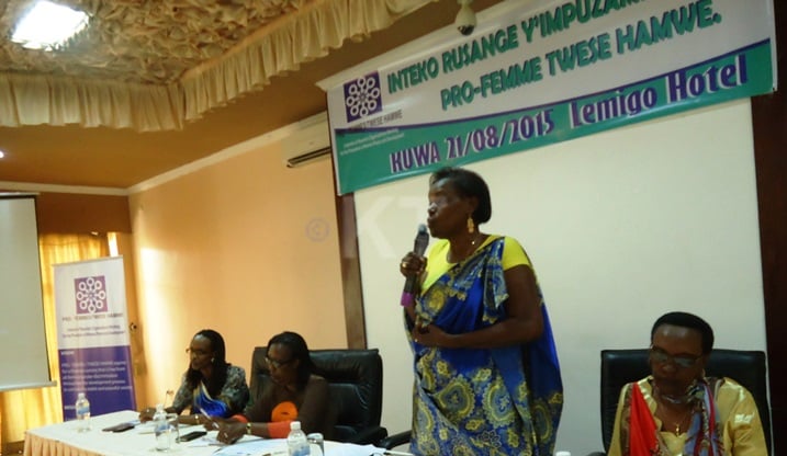 Umuyobozi w'Impuzamiryango Pro-Femme Twese hamwe.