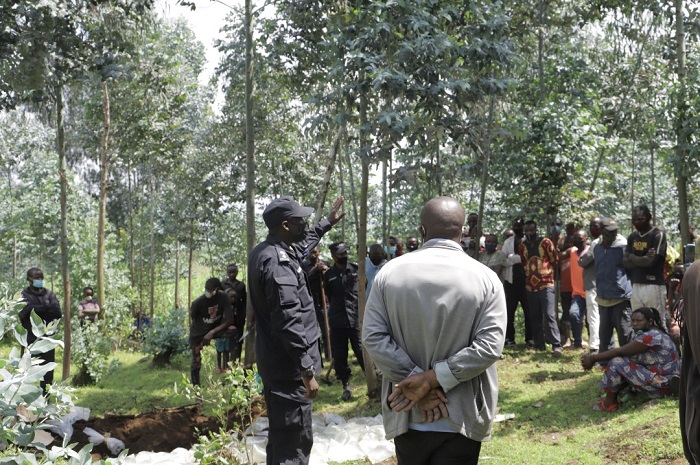 SSP Kanobayire yakanguriye abaturage kujya batanga amakuru y'ababyishoramo kugira ngo bakumirwe